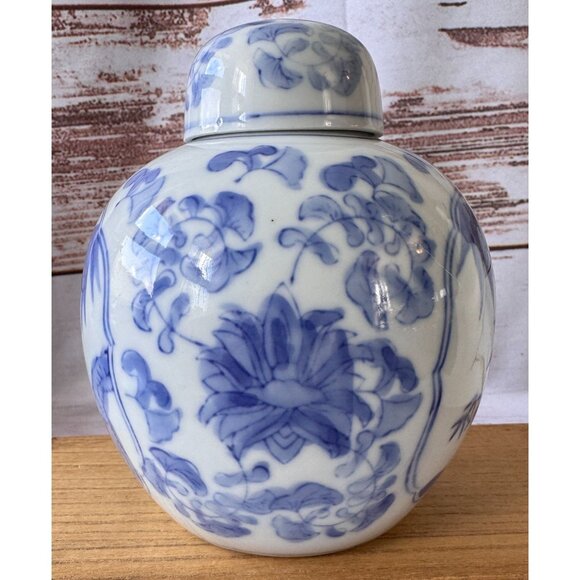 VTG Oriental Ceramic Potiche Vase/Ginger Jar White/Lt Blue Hand Painted Bamboo - Picture 2 of 10